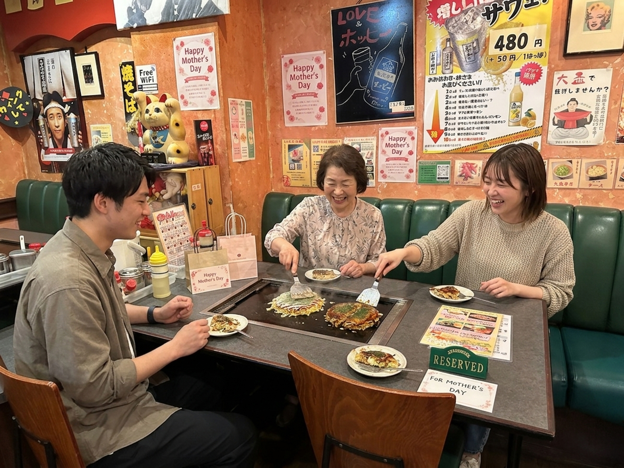 母の日に家族で鉄板を囲む｜津田沼 粉と水